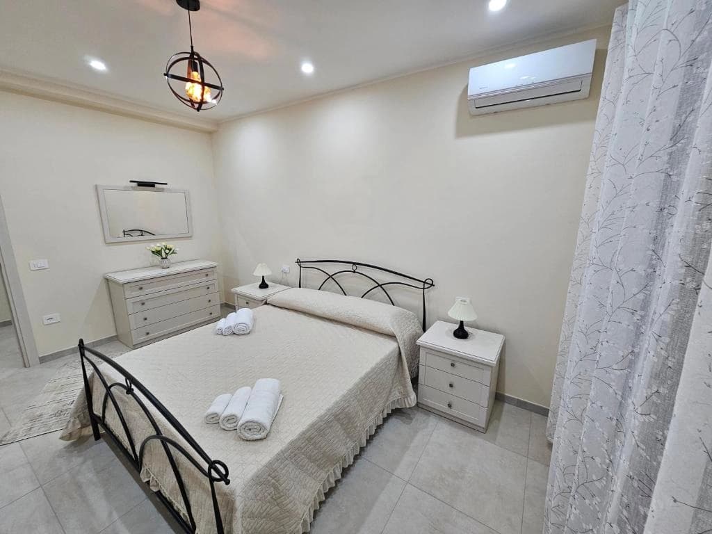 Appartamento con due camere e balcone 4