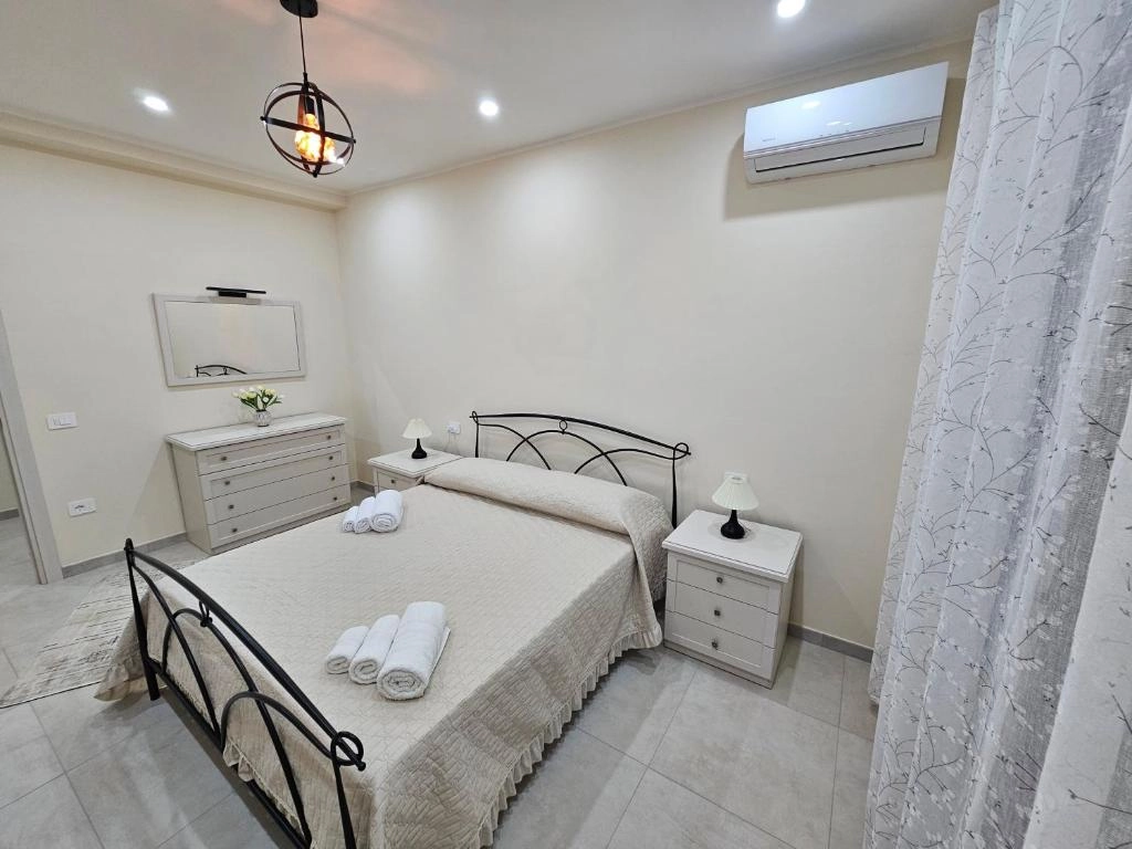 Appartamento con due camere e balcone 4