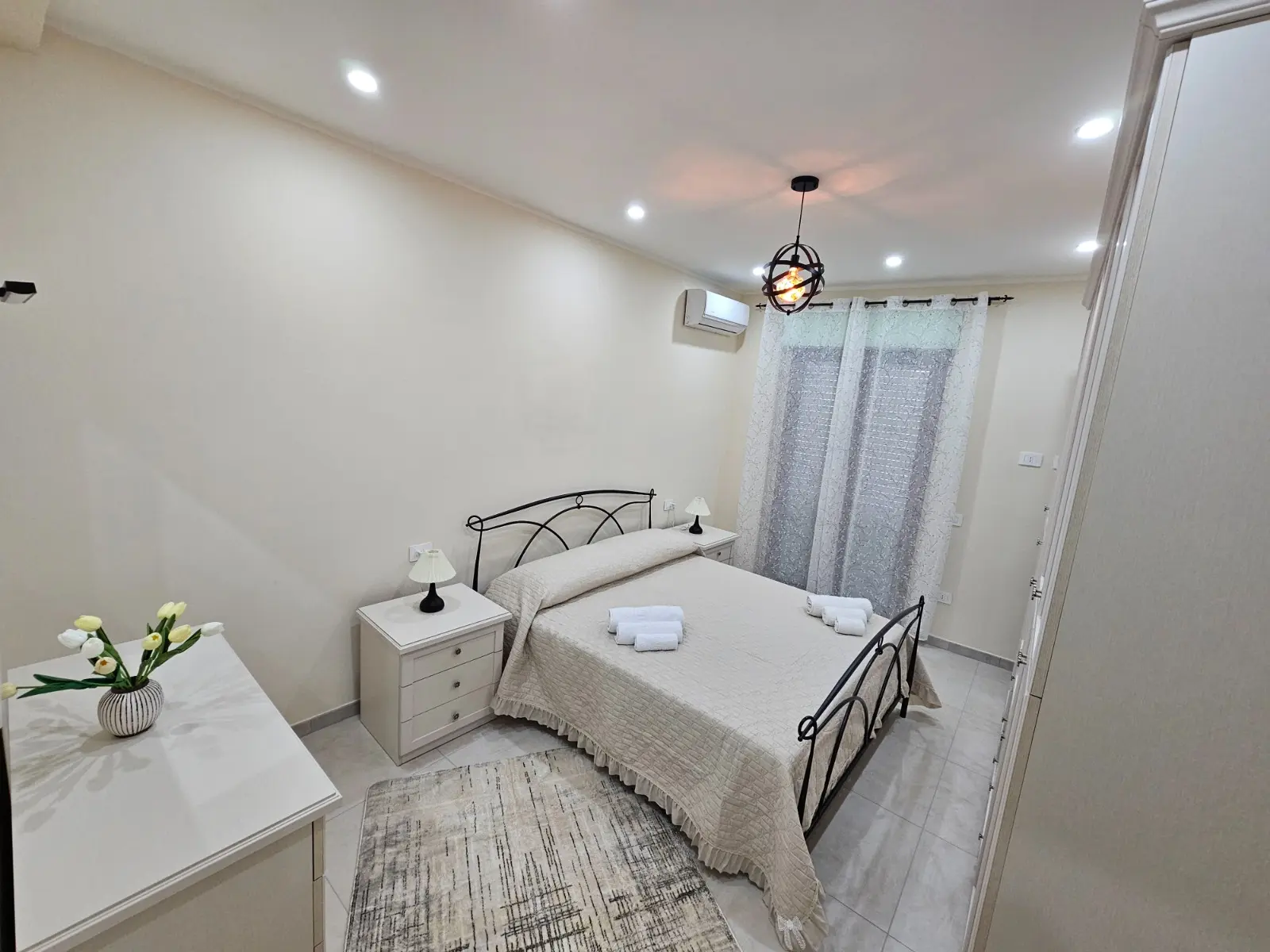 Appartamento con due camere e balcone 8